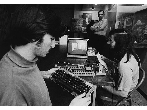 Woz and Jobs demo Apple I which was a 'star' of early Homebrew Computer Club meetings woz_jobs_apple_1_homebrew.jpg